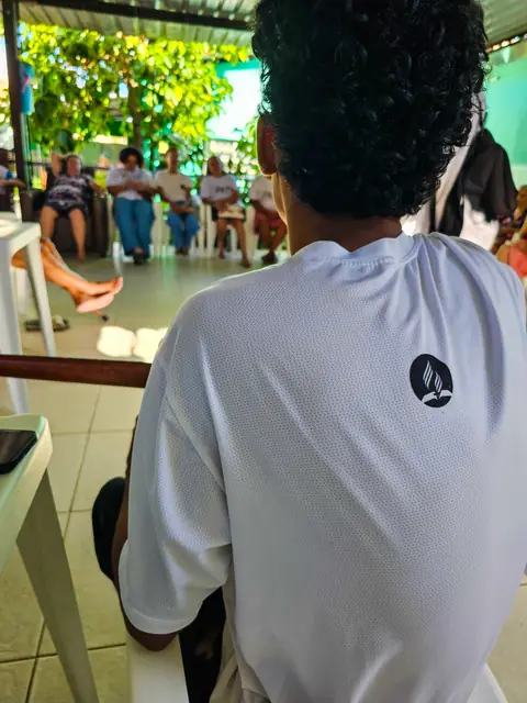 Levando esperança